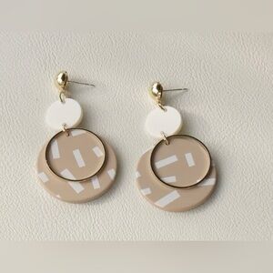 Pink and white Round earrings